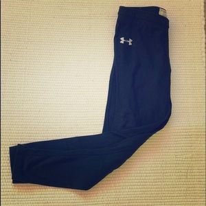 Black under armor pants.